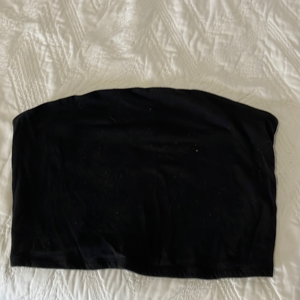 black cropped top